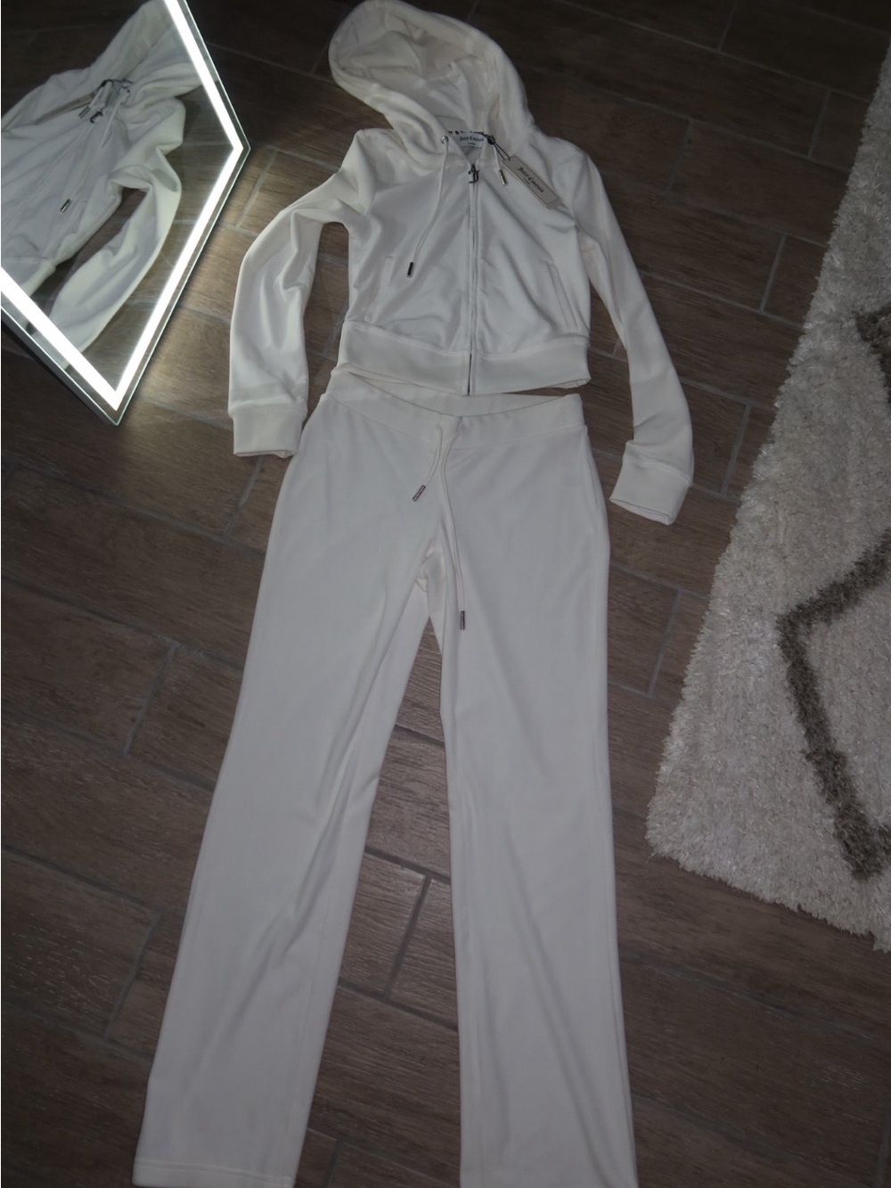 Juicy Couture white rhinestone velour tracksuit set - Picture 10 of 10